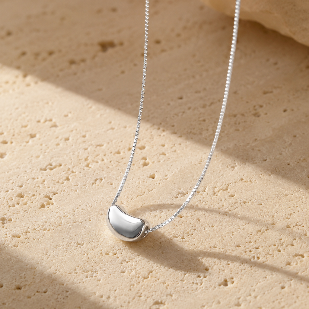 Solenne - Pendant Necklace
