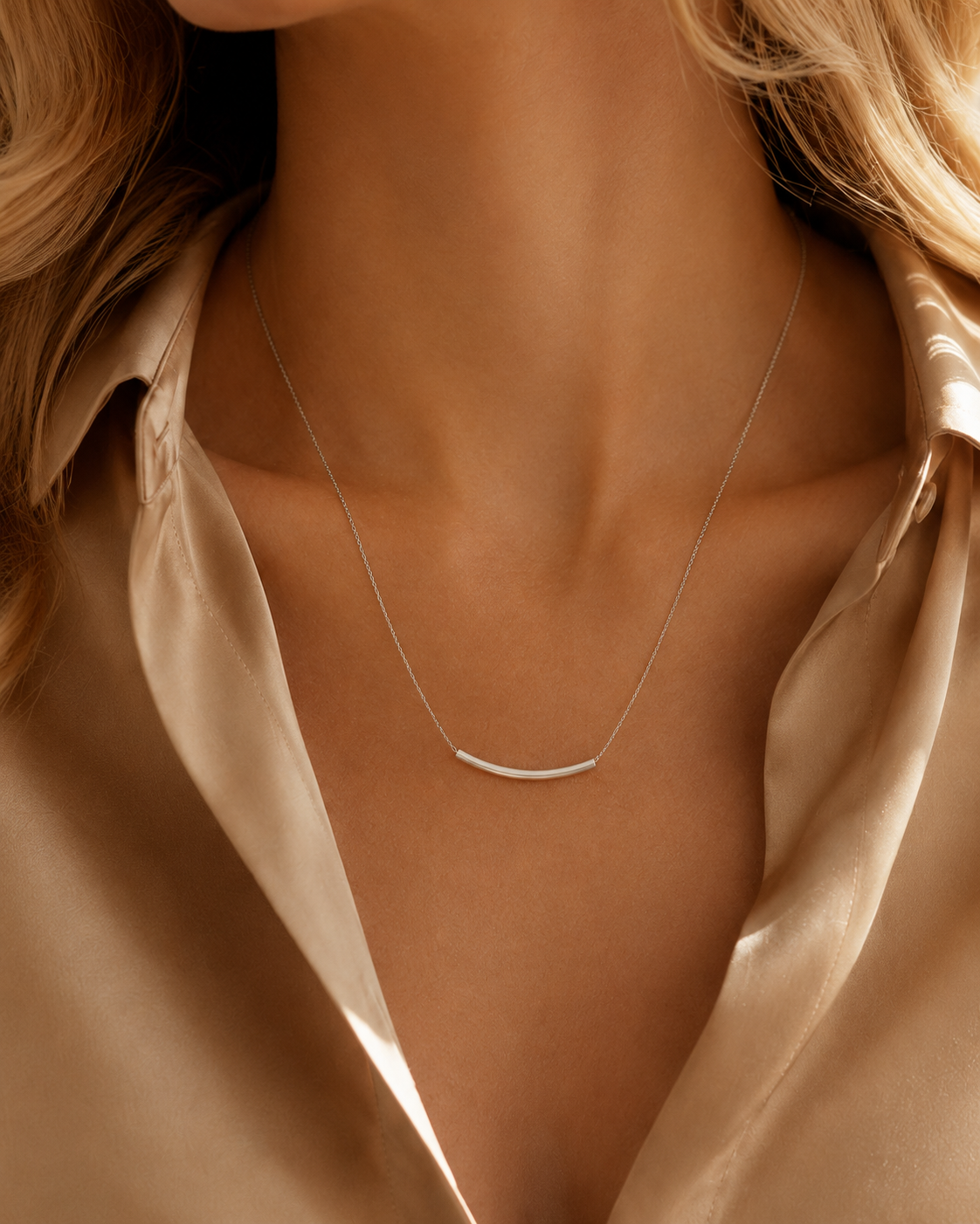 Linne - Bar Pendant Necklace