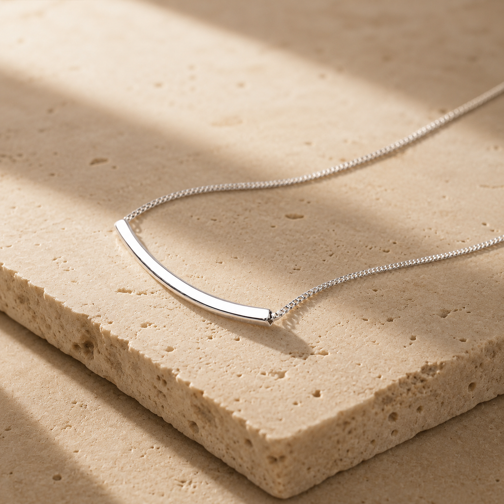 Linne - Bar Pendant Necklace