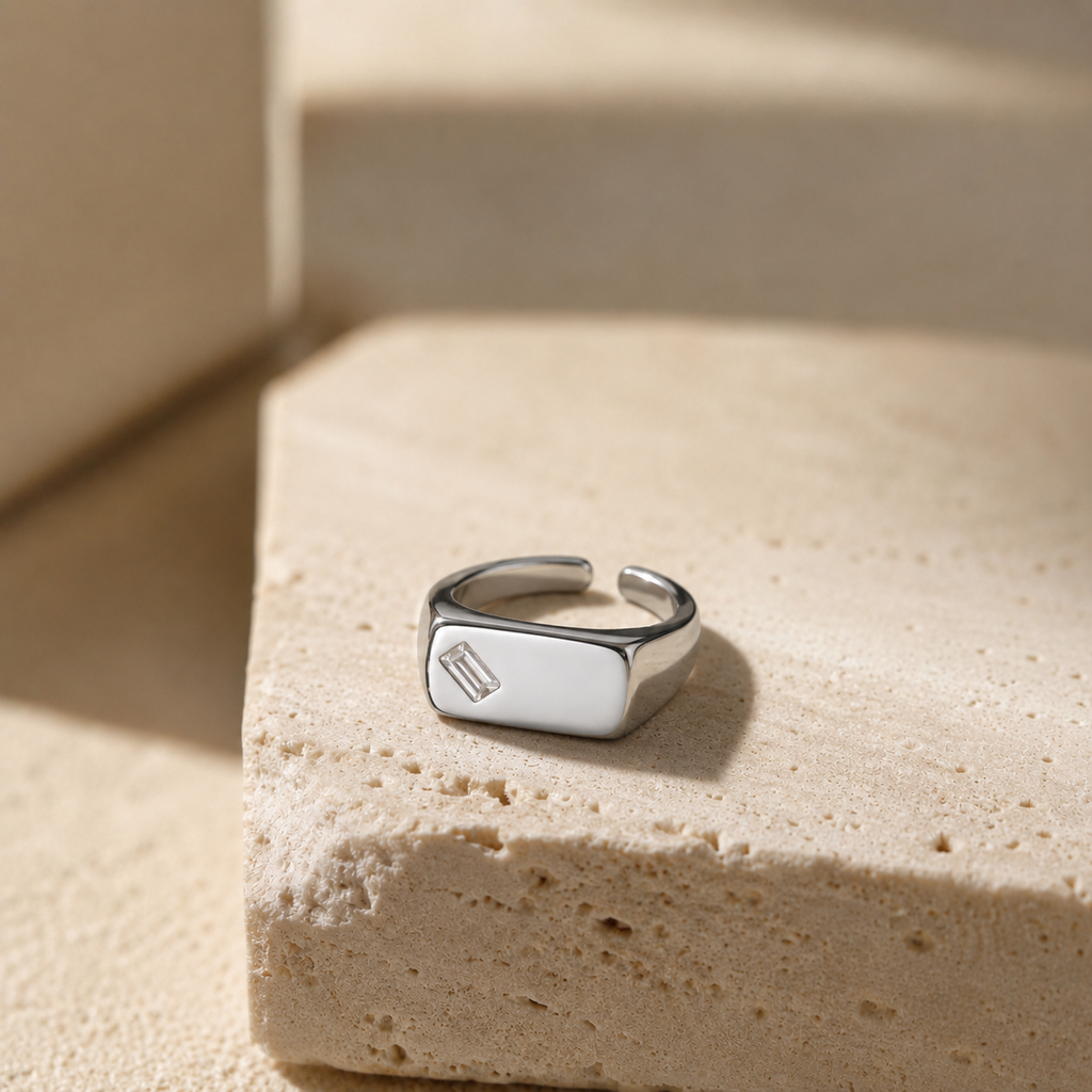 Reine - Signet Ring