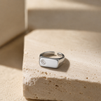 Reine - Signet Ring